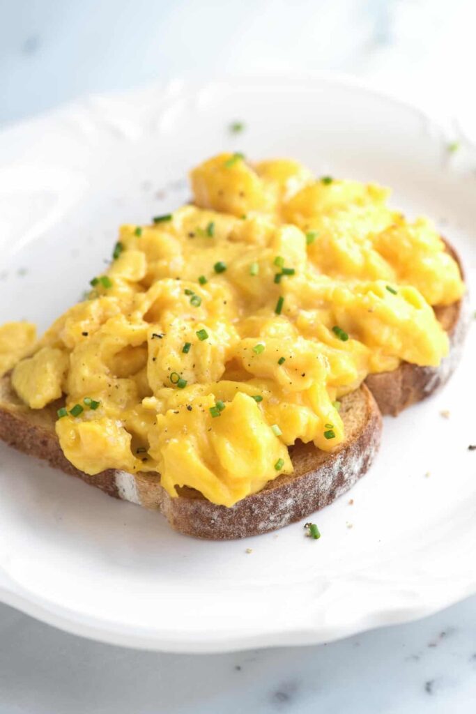 Soft and Creamy Scrambled Eggs. Quick and healthy breakfast recipes - easy and incredibly delicious meals for busy mornings! Find easy to cook omelette, cheesy burrito, breakfast sandwiches, some sweets like smoothies, parfaits, pancakes, and more!