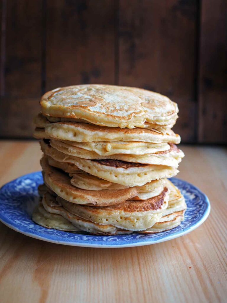 Griddle Cakes. Quick and healthy breakfast recipes - easy and incredibly delicious meals for busy mornings! Find easy to cook omelette, cheesy burrito, breakfast sandwiches, some sweets like smoothies, parfaits, pancakes, and more!