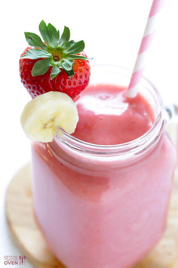 Strawberry Banana Smoothie. Quick and healthy breakfast recipes - easy and incredibly delicious meals for busy mornings! Find easy to cook omelette, cheesy burrito, breakfast sandwiches, some sweets like smoothies, parfaits, pancakes, and more!