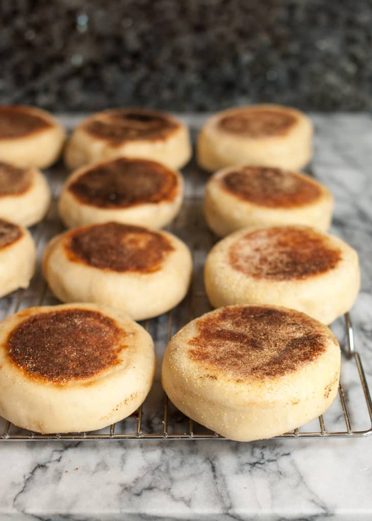 English Muffins. Quick and healthy breakfast recipes - easy and incredibly delicious meals for busy mornings! Find easy to cook omelette, cheesy burrito, breakfast sandwiches, some sweets like smoothies, parfaits, pancakes, and more!