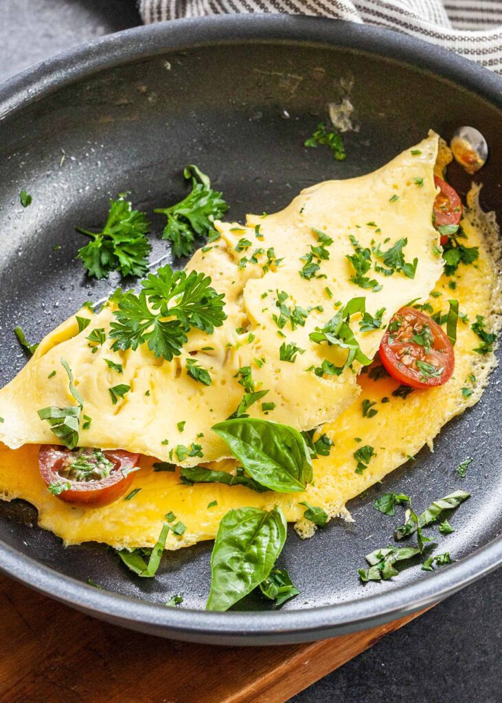 Omelette. Quick and healthy breakfast recipes - easy and incredibly delicious meals for busy mornings! Find easy to cook omelette, cheesy burrito, breakfast sandwiches, some sweets like smoothies, parfaits, pancakes, and more!