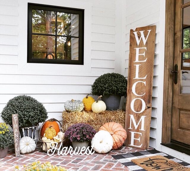 These amazing fall porch ideas will show you how to easily bring the autumn spirit using decorations such as pumpkins, wreaths, fall signs, cute doormats, and more!  We have plenty of inspiration for you below so let's enjoy being creative during the holiday season! Image Via Thesimplyinspiredshop