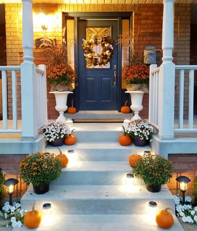 These amazing fall porch ideas will show you how to easily bring the autumn spirit using decorations such as pumpkins, wreaths, fall signs, cute doormats, and more!  We have plenty of inspiration for you below so let's enjoy being creative during the holiday season!