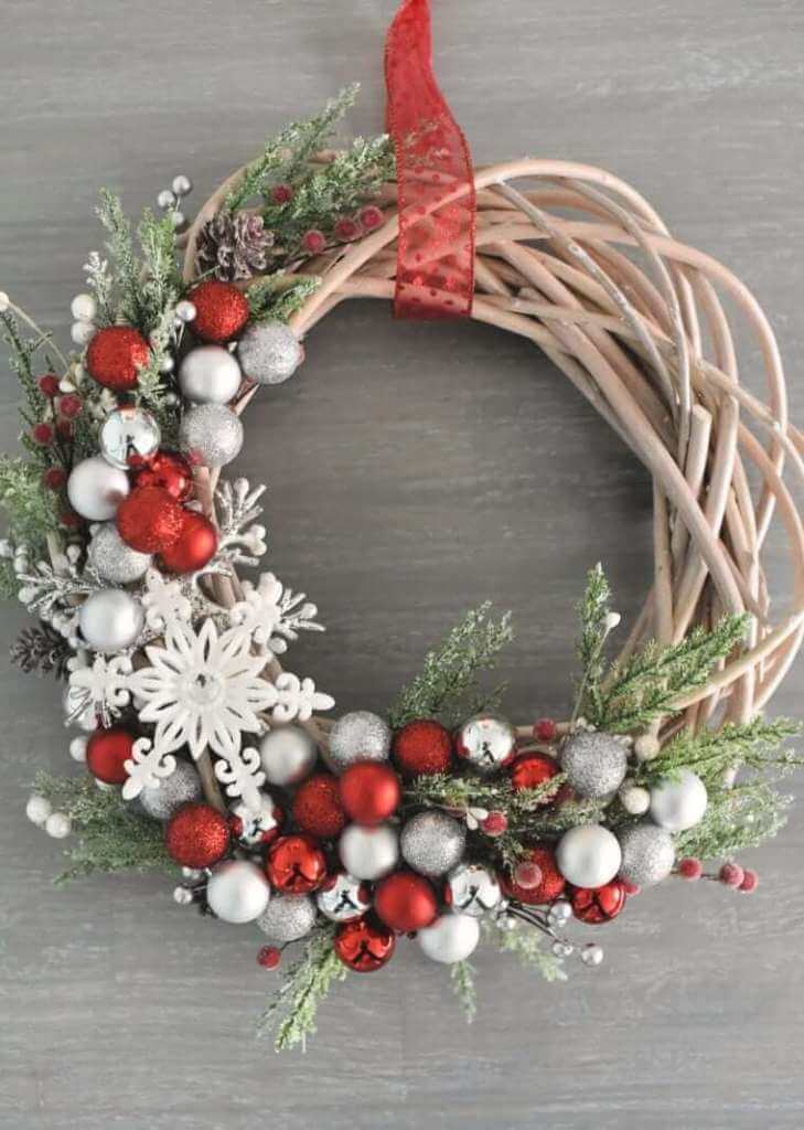 Simply Elegant Christmas Wreath