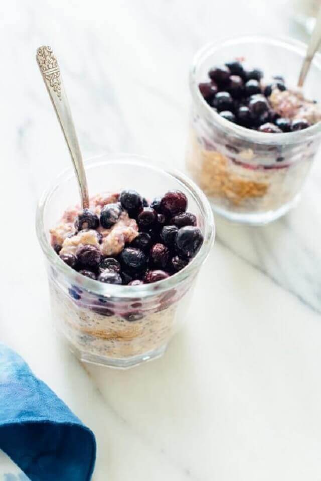 Looking for a filling, yummy, sweet, and quick meal for breakfast? Then you have to try our list of healthy overnight oats recipe ideas!