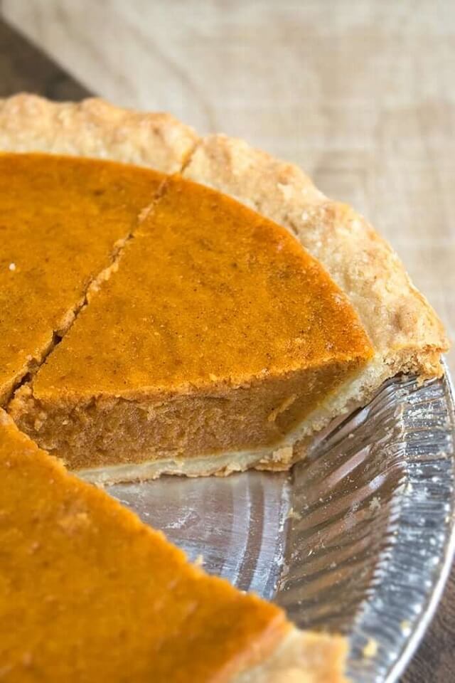 You must try these easy Thanksgiving desserts to complete your joyful turkey feast! These treats are both delicious and simple to prepare so can save time on this busy day.
