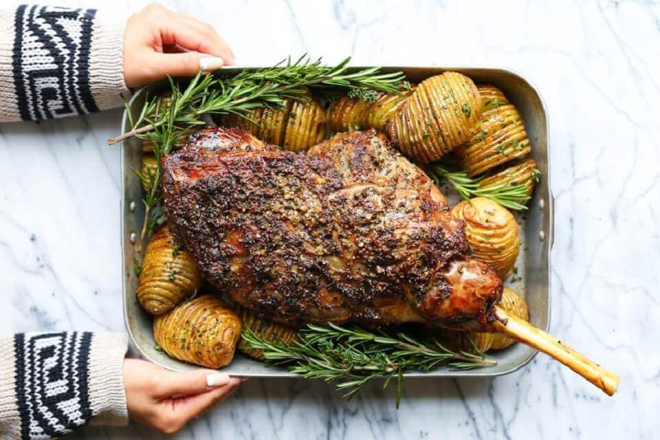 Looking for simple Christmas dinner ideas to add to your holiday menu? This selection of the best holiday dishes are what you need to know!