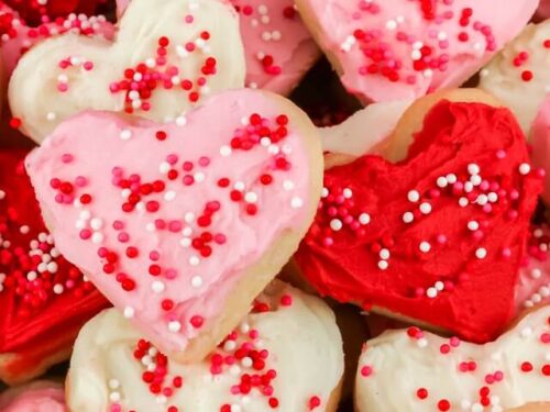 These Valentine's Day cookies ideas can bring a smile to anyone's face! It's time to whip up some goodies for your sweetheart right now!