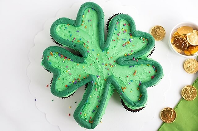 St. Patrick’s Day Cupcake Cake