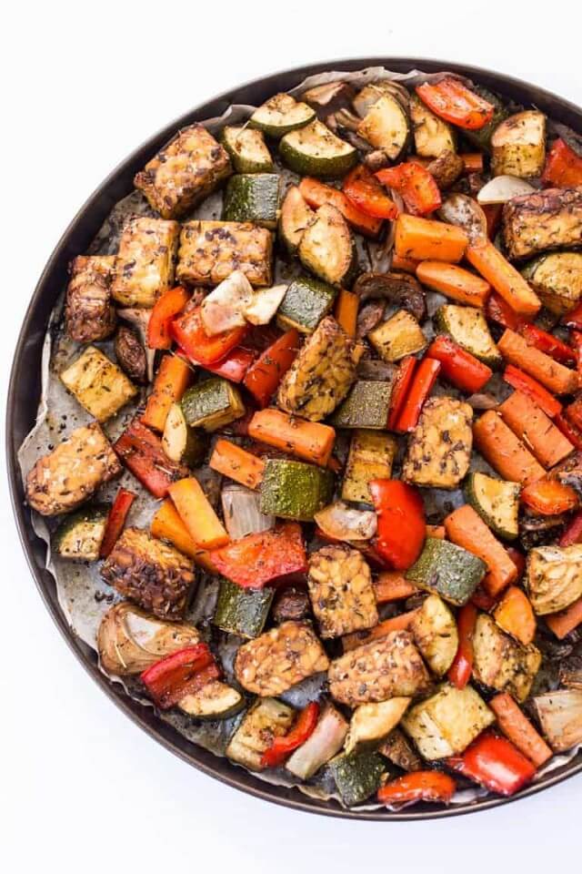 Meal Prep Balsamic Tempeh & Roasted Vegetable Quinoa Bowls