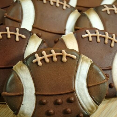 These incredibly appealing Super Bowl cookies are a fun recipe to offer out on game day. They'll all go over well with your visitors! Now is the time to check them out!