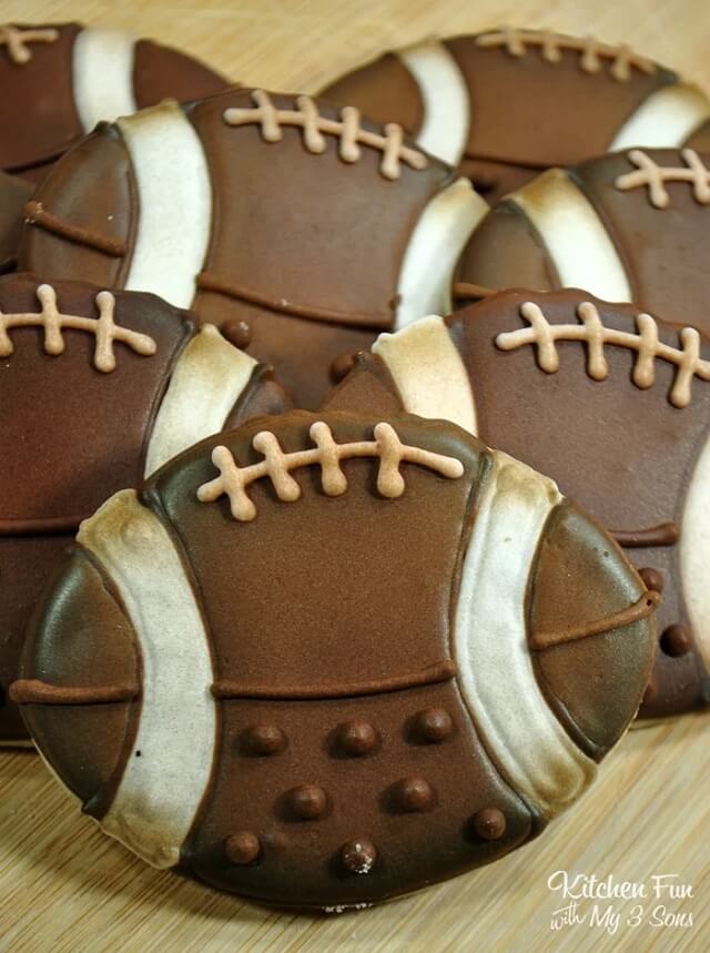 These incredibly appealing Super Bowl cookies are a fun recipe to offer out on game day. They'll all go over well with your visitors! Now is the time to check them out!