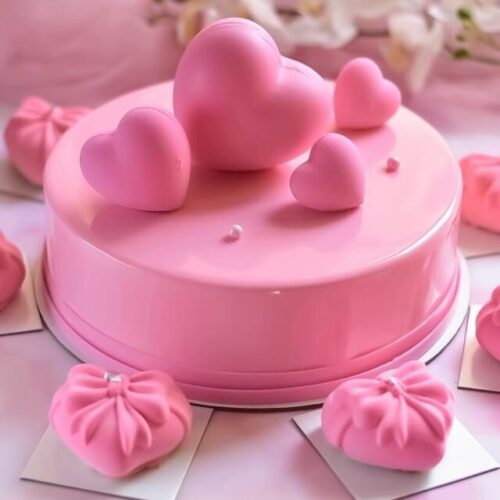 Love-themed cake
