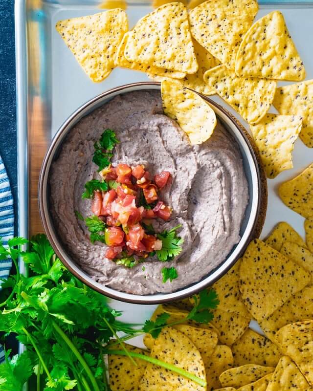 Dive into the delicious world of holiday dips! These flavorful creations are perfect for festive gatherings. From creamy spinach and artichoke to zesty salsa, there's a dip for everyone's taste. Get your favorite dippers ready and indulge in these tasty delights. Happy dipping! #HolidayDips