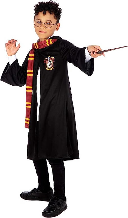 Bring the magic of Hogwarts to Halloween with a Harry Potter costume.