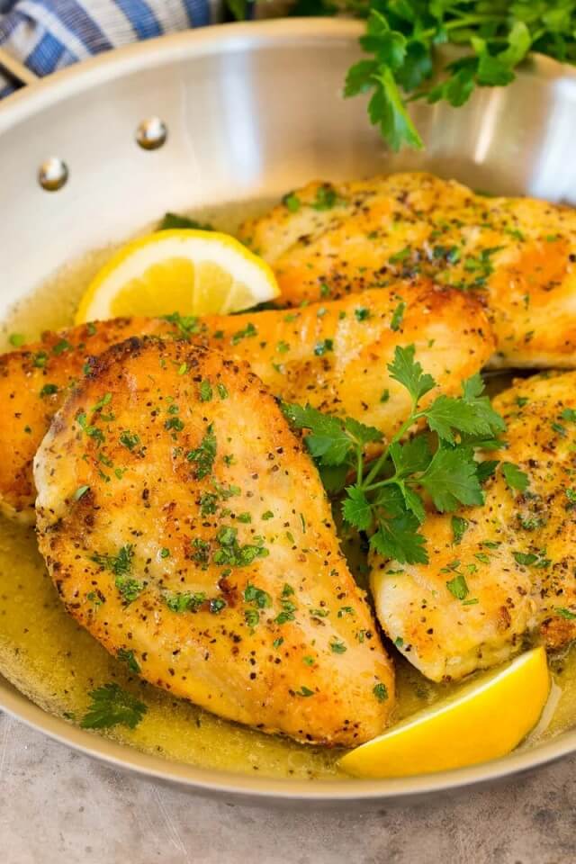 All you need to kick off your week is one of these healthy chicken breast recipes! Easy, simple, perfect for lunch or dinner. Find different options for oven-baked and grilled chicken breast recipes here!