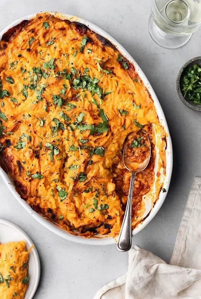 Lentil Shepherd’s Pie: Looking for mouthwatering Easter delights that are completely vegetarian? You're in for a treat! Check out our fantastic collection of Easter vegetarian recipes that'll satisfy all taste buds. Get ready to indulge in deliciousness! #EasterVeggieFeast #EasterVegetarian