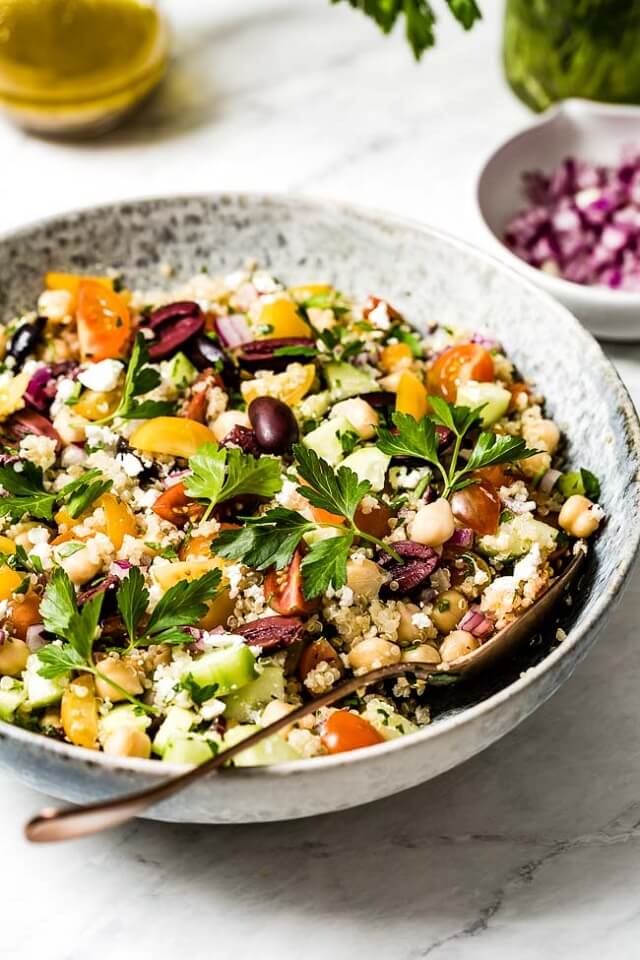 Mediterranean Quinoa Salad Recipe (Ready in 30 Min!)